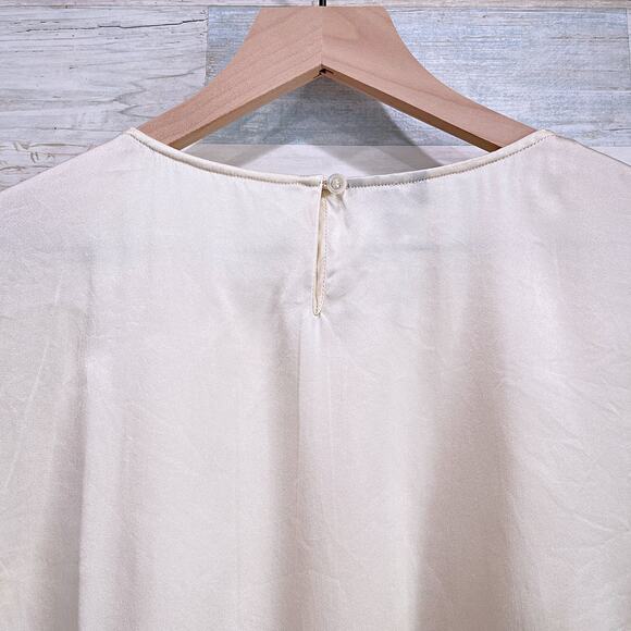 Talbots Silk Pleated Round Neck Blouse Cream Cap Sleeve Stretch Career Womens 6 - Picture 4 of 6